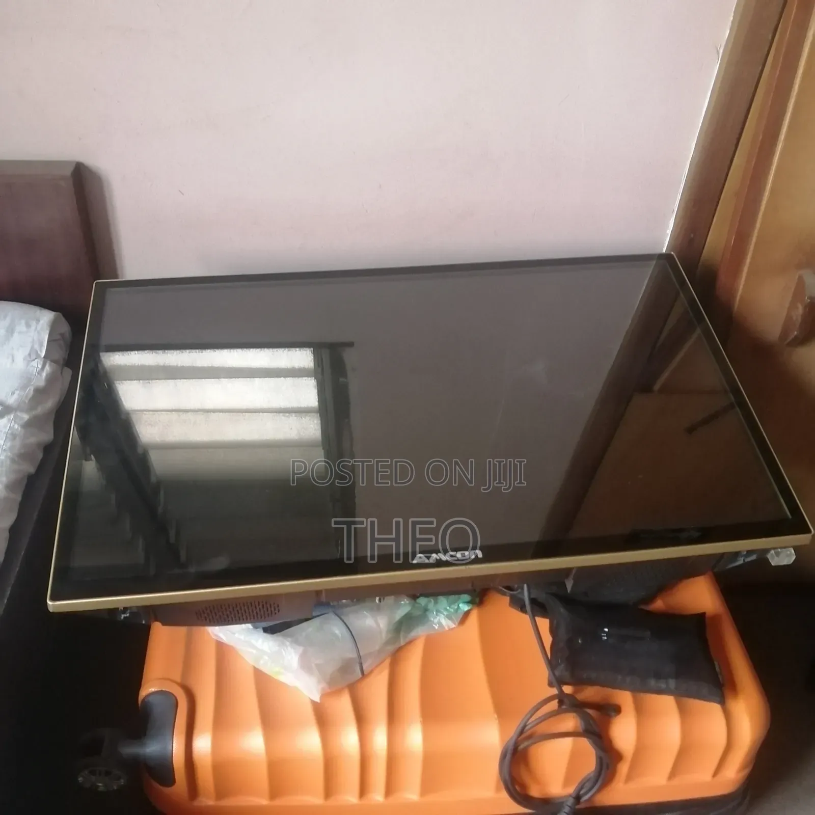 Amcon 32 Inch TV Used