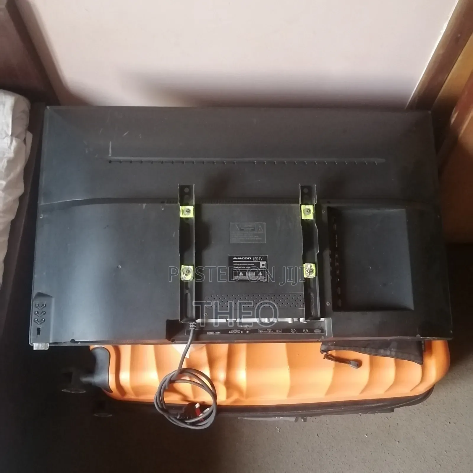 Amcon 32 Inch TV Used