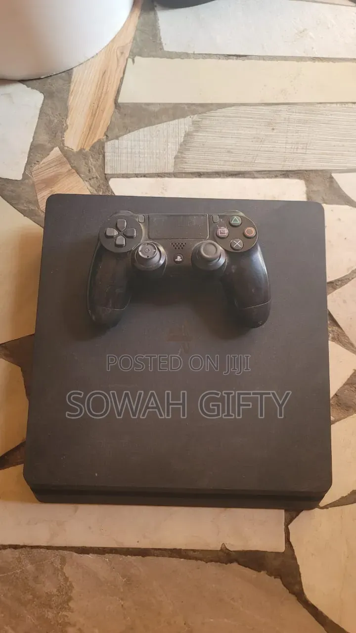 2tb PS4 Slim With One Controller