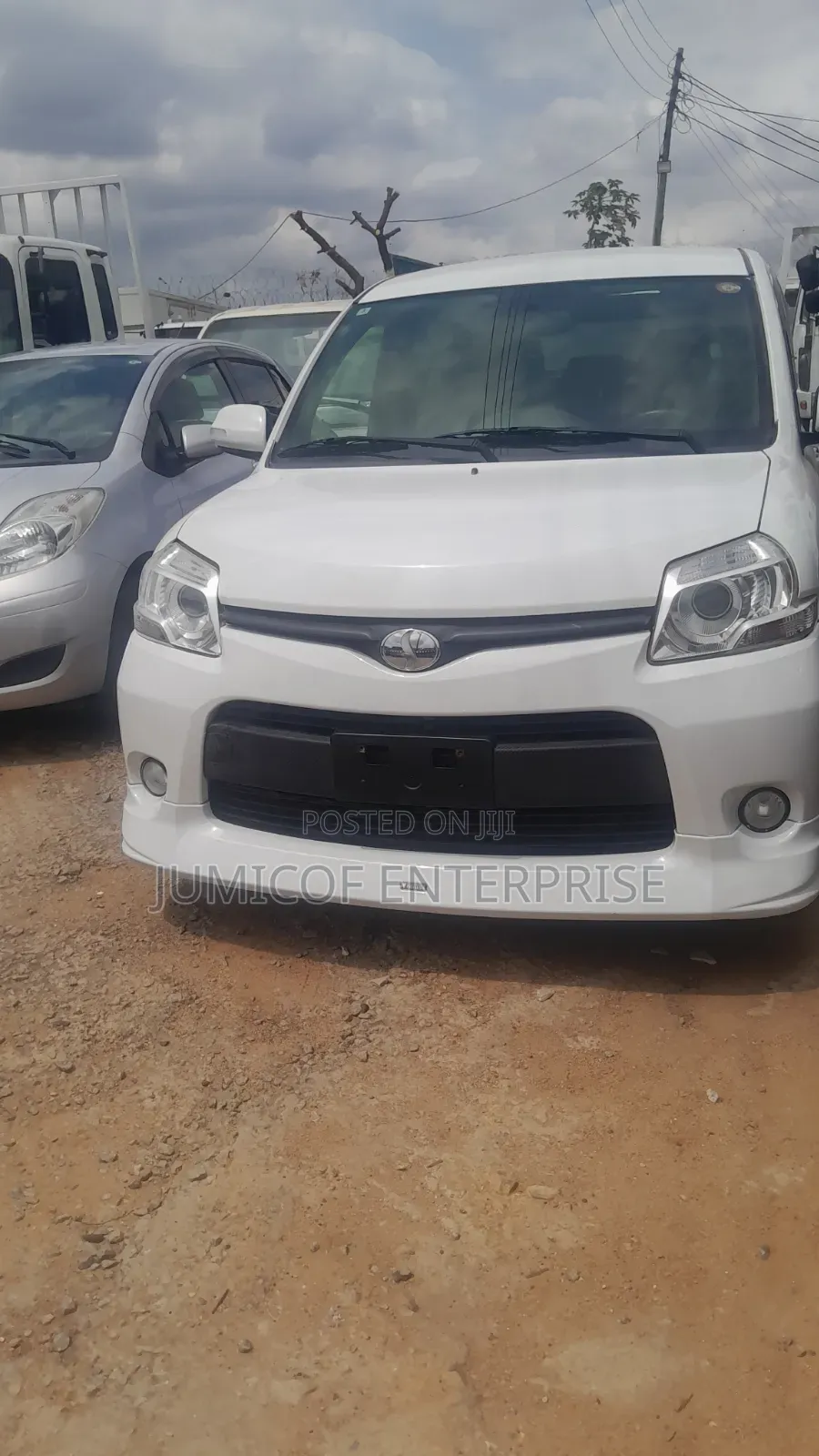 Toyota Sienta 1.5 FWD 2013 White