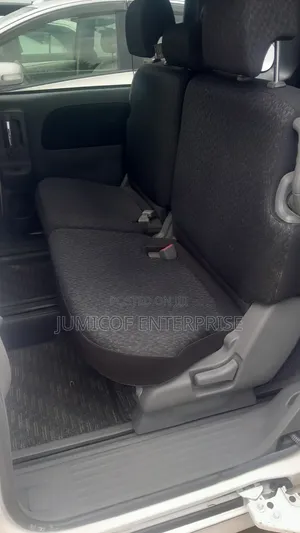 Toyota Sienta 1.5 FWD 2013 White