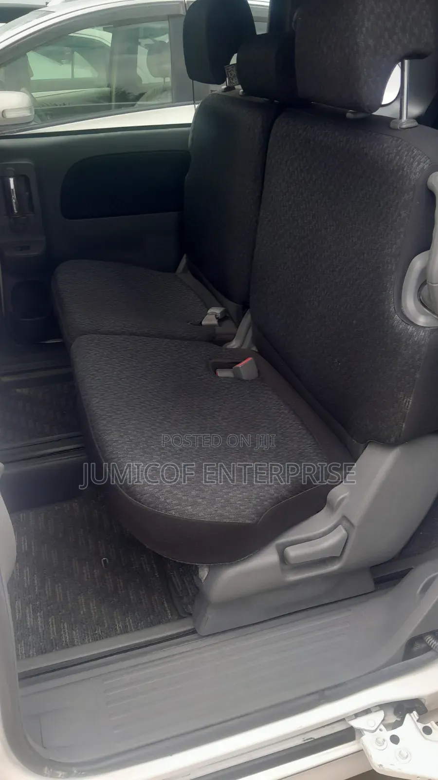 Toyota Sienta 1.5 FWD 2013 White