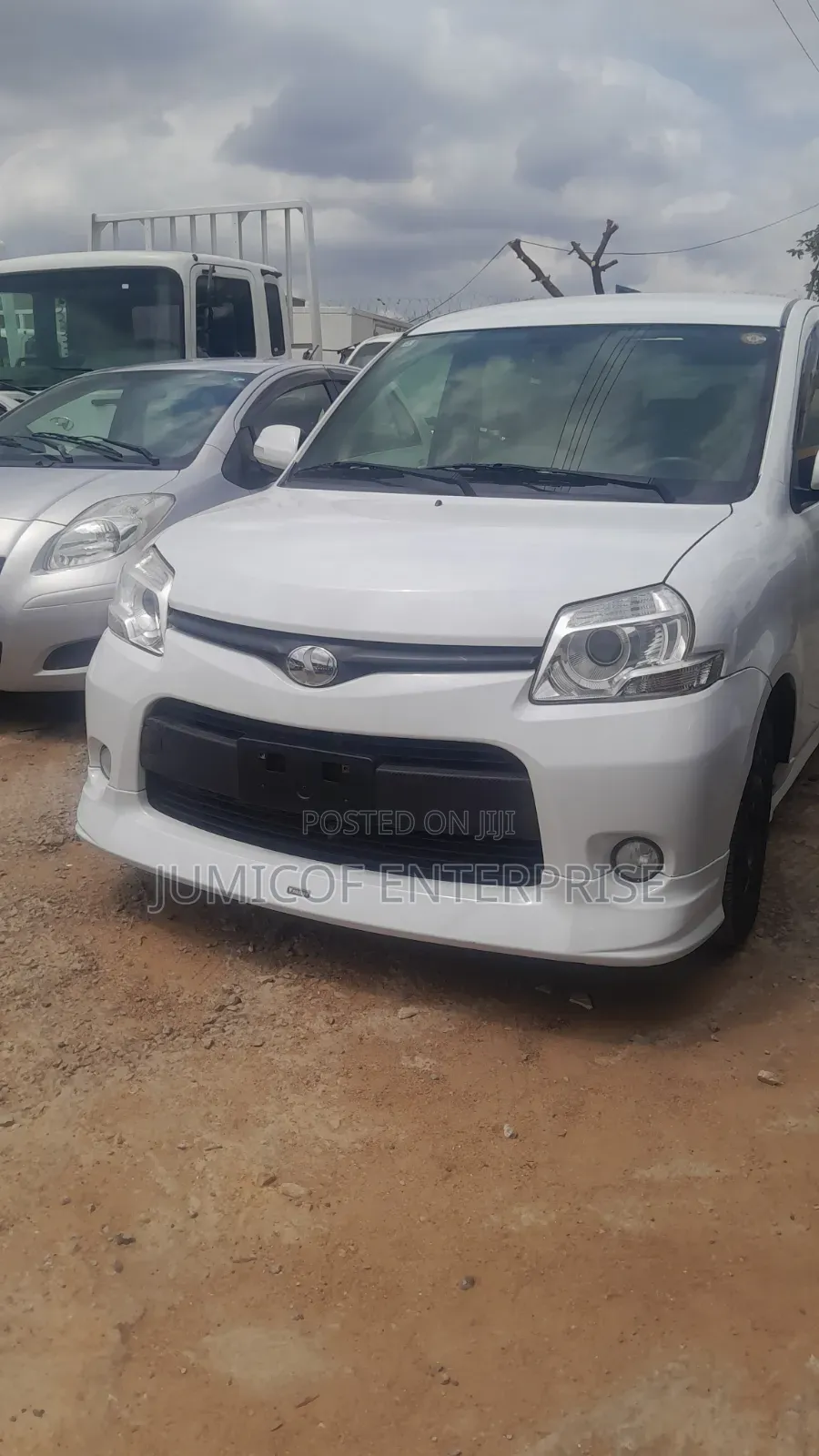 Toyota Sienta 1.5 FWD 2013 White
