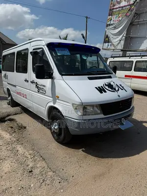 Mercedes-Benz Sprinter 2000 White