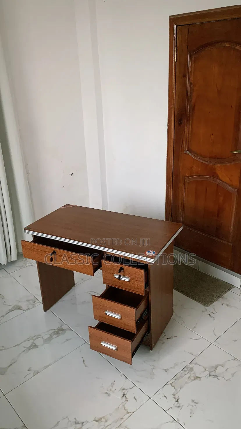 1.2m Executive Desk With 3Drawer Storage & Ergonomic Mesh Swivel Chair