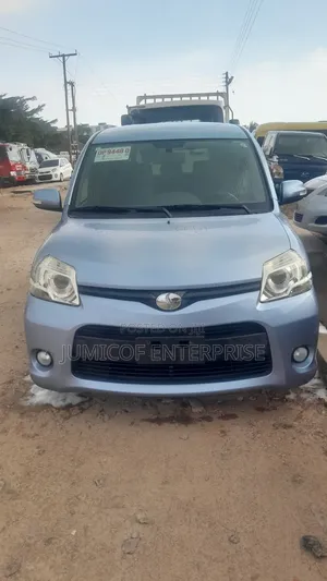 Toyota Sienta 1.5 FWD 2012 Blue