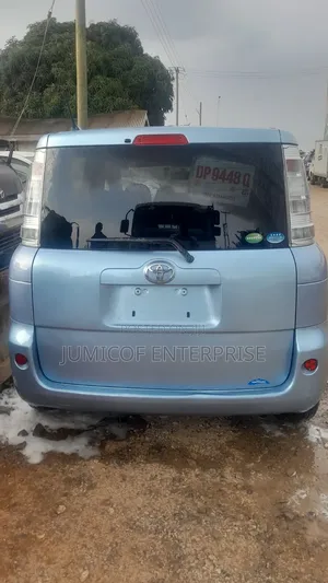 Toyota Sienta 1.5 FWD 2012 Blue