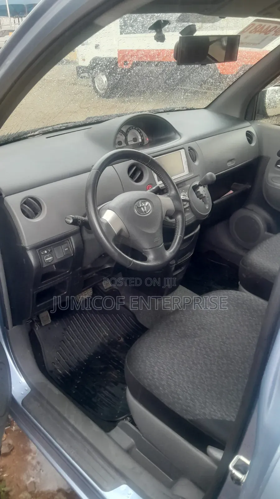 Toyota Sienta 1.5 FWD 2012 Blue