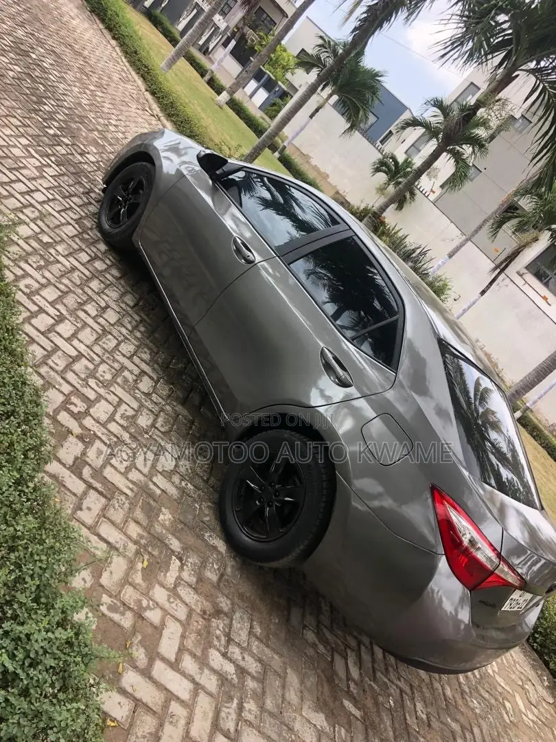 Toyota Corolla LE 4dr Sedan (1.8L 4cyl CVT) 2016 Gray