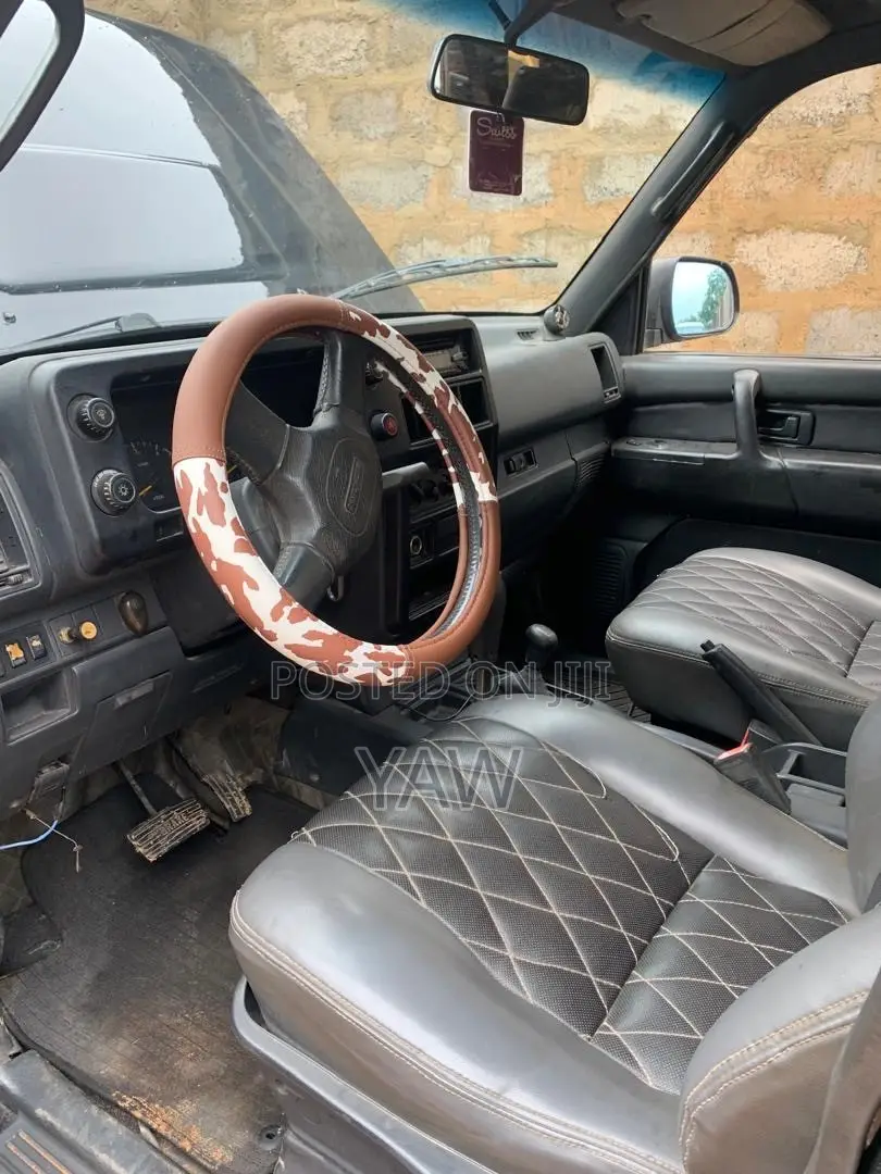 Isuzu Trooper 2002 Black