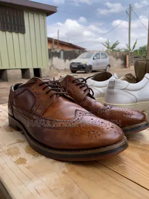 100% Premium Leather Italian Shoe Size 43
