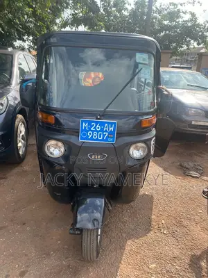 New Bajaj RE 2025 Black