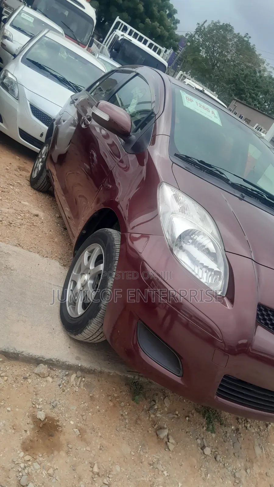 Toyota Vitz 1.3 FWD 5dr 2010 Maroon