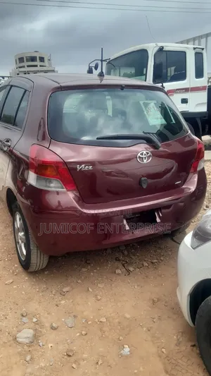 Toyota Vitz 1.3 FWD 5dr 2010 Maroon