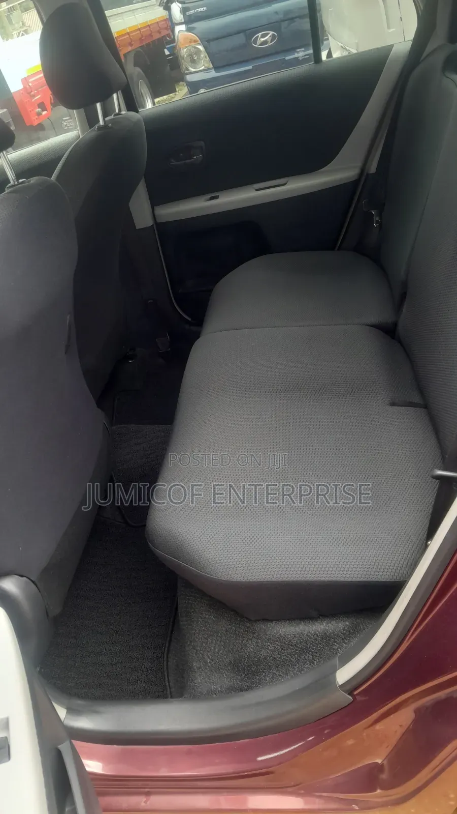 Toyota Vitz 1.3 FWD 5dr 2010 Maroon