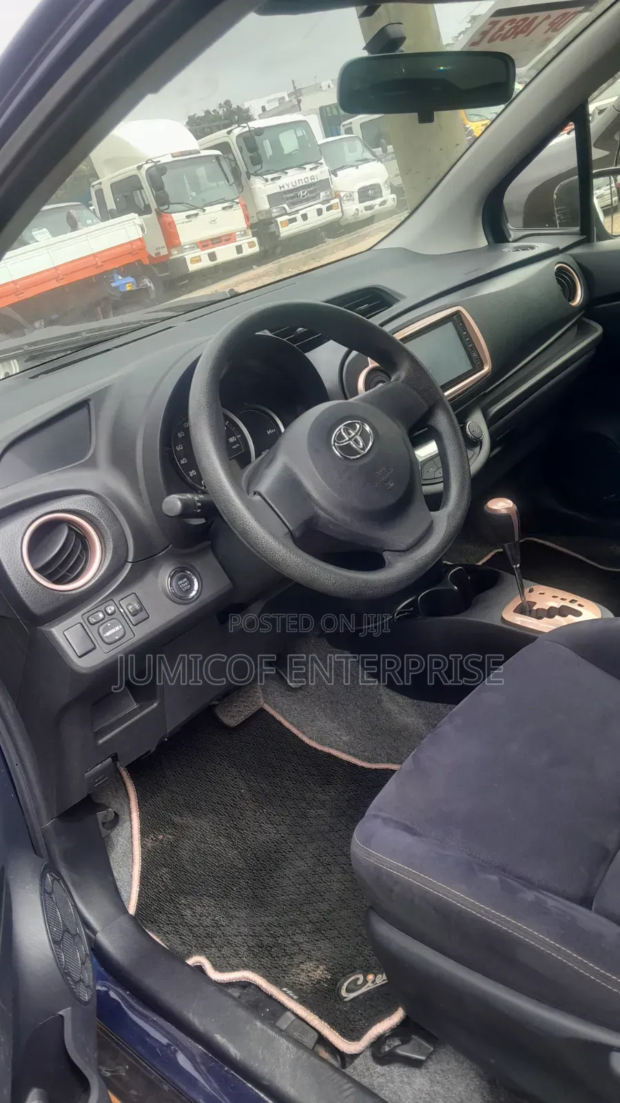 Toyota Vitz 1.3 FWD 5dr 2012 Blue