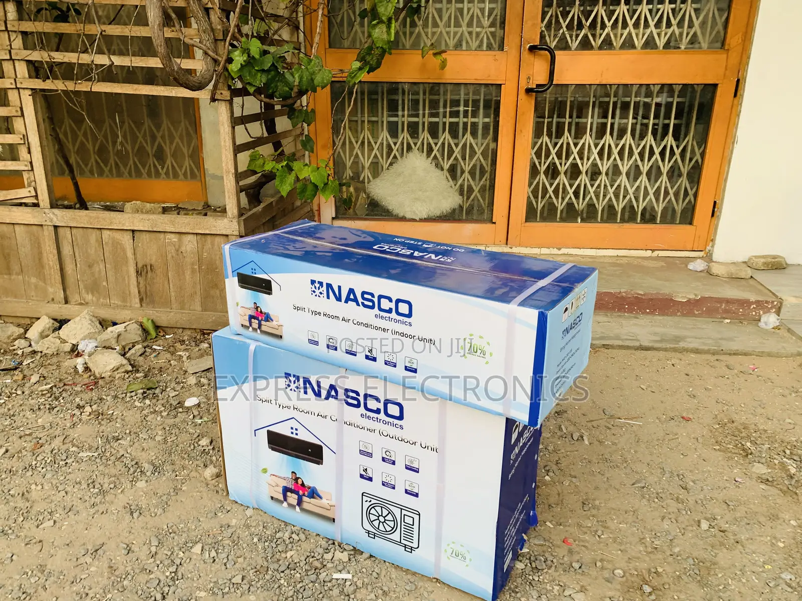 2.0hp Black Air Conditioner Split R410 Gas Nasco