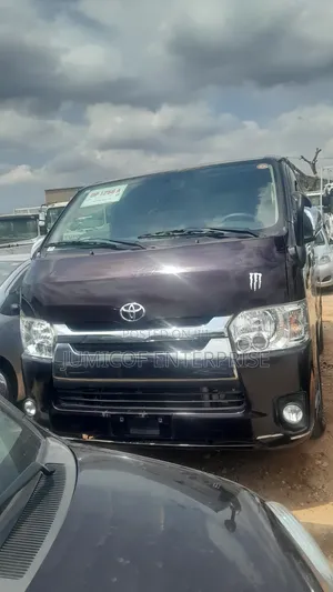 Toyota HiAce 2015 Beige