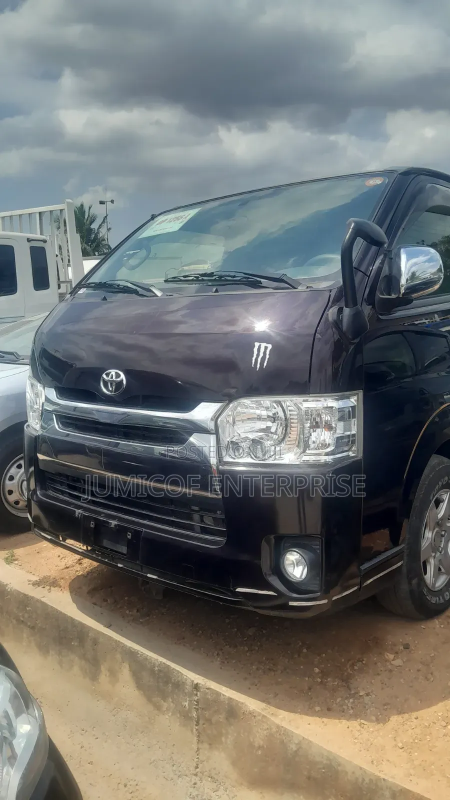 Toyota HiAce 2015 Beige