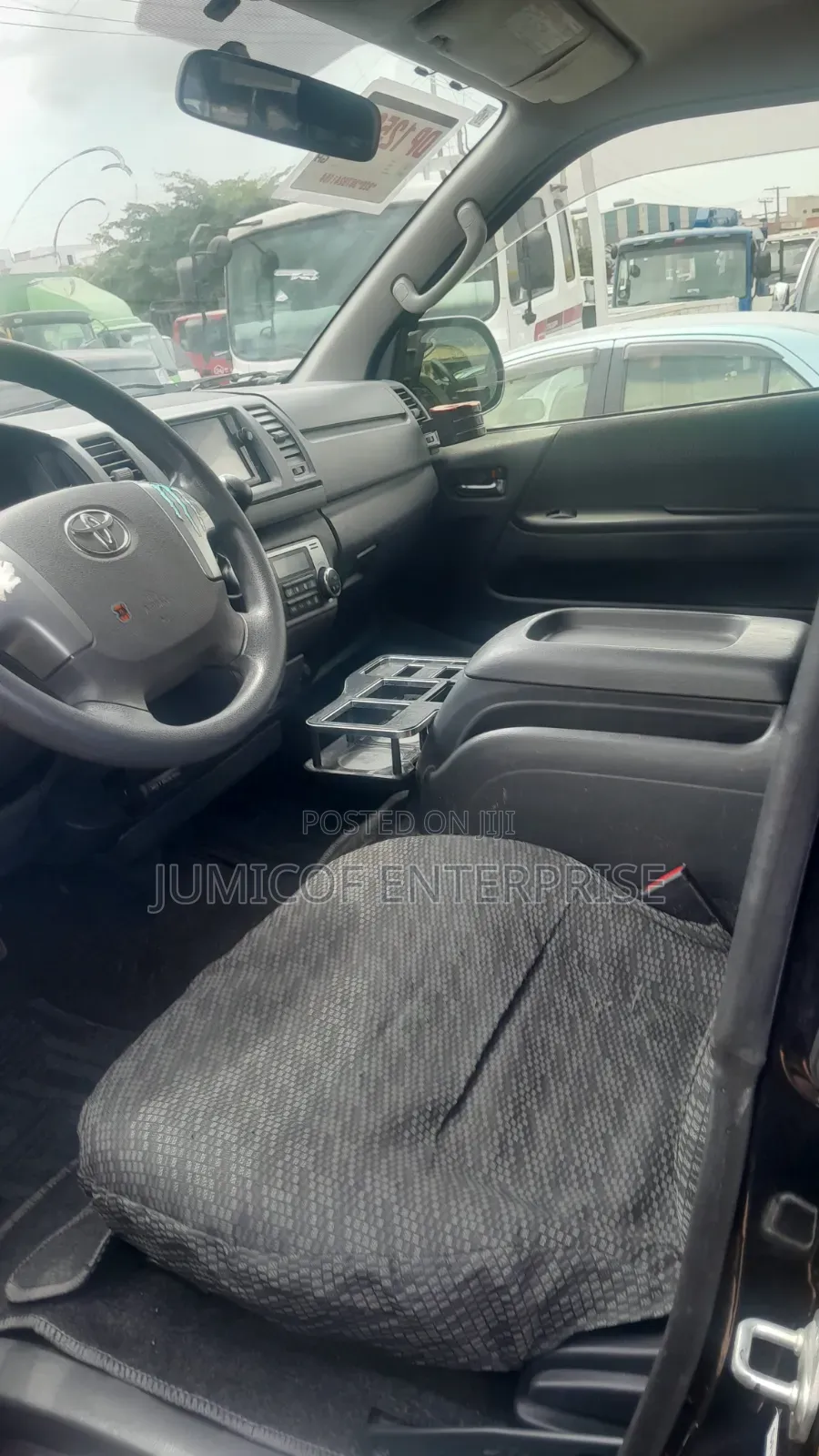 Toyota HiAce 2015 Beige