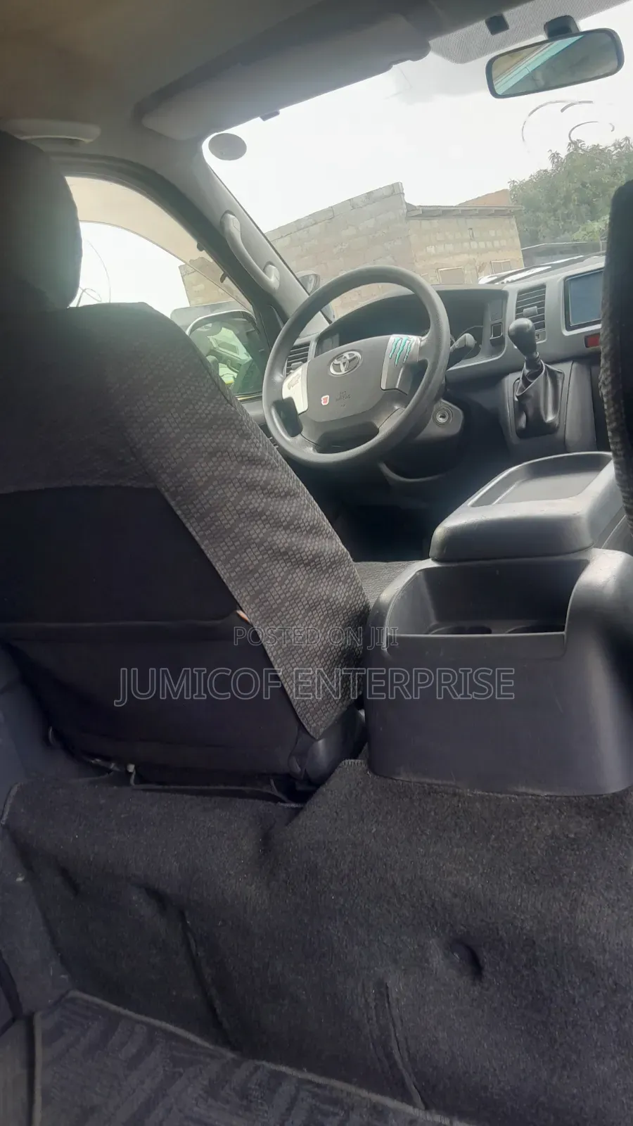 Toyota HiAce 2015 Beige