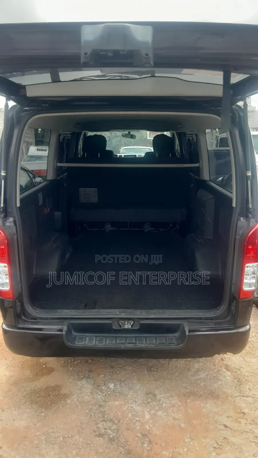 Toyota HiAce 2015 Beige