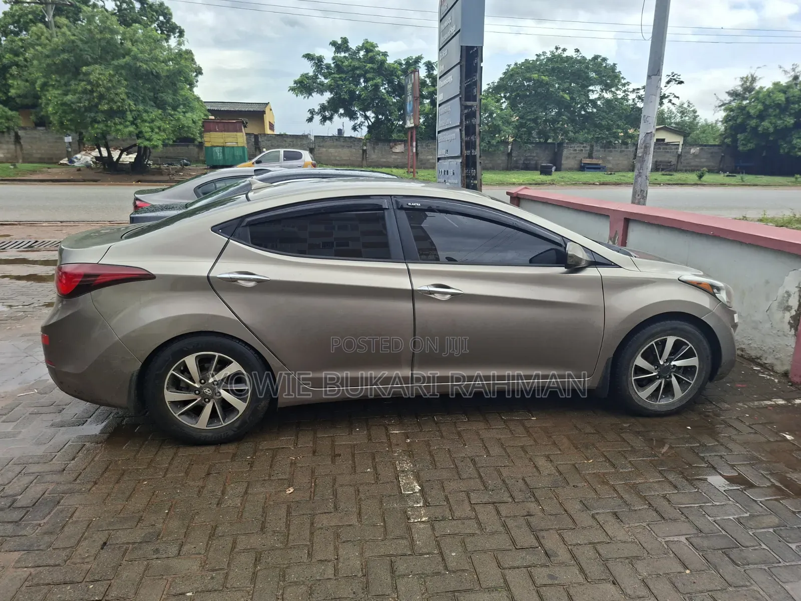 Hyundai Elantra SE Sedan FWD (1.8L 4cyl 6A) 2016 Brown