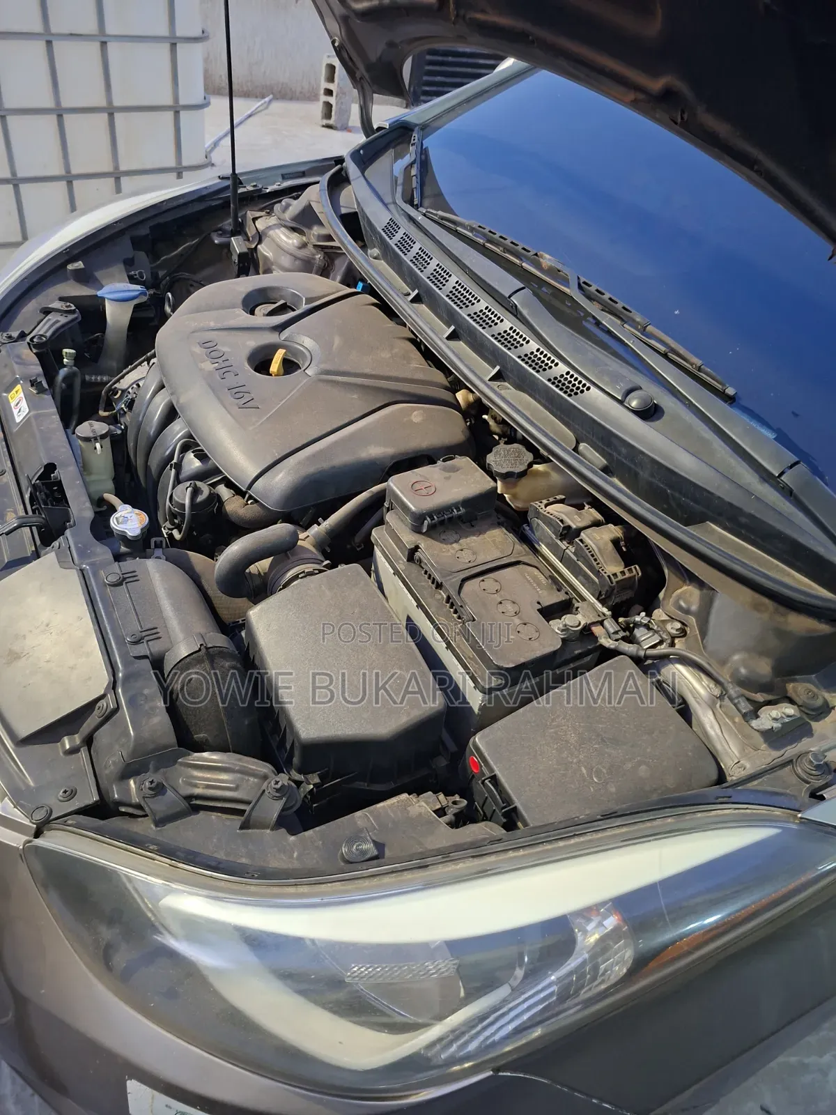 Hyundai Elantra SE Sedan FWD (1.8L 4cyl 6A) 2016 Brown