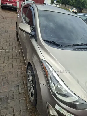 Hyundai Elantra SE Sedan FWD (1.8L 4cyl 6A) 2016 Brown