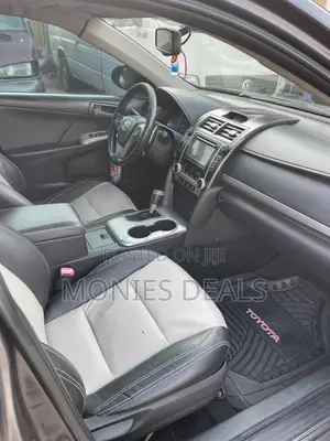 Toyota Camry SE 4dr Sedan (2.5L 4cyl 6A) 2014 Black