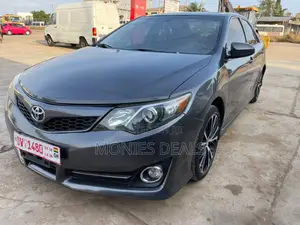 Toyota Camry SE 4dr Sedan (2.5L 4cyl 6A) 2014 Black