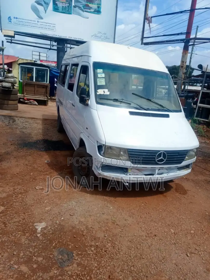 Mercedes-Benz Sprinter 2010 White