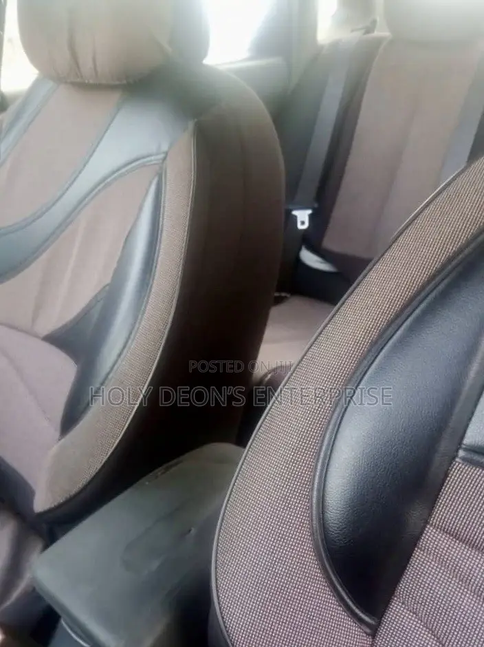 Hyundai Elantra 2010 Silver