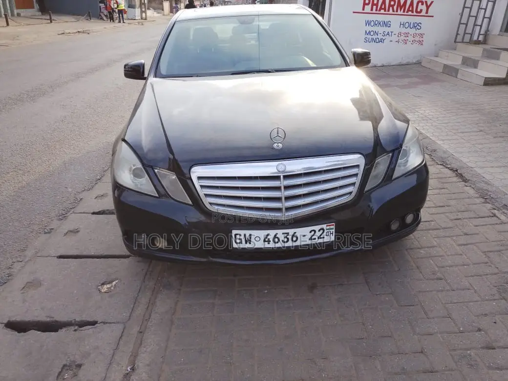 Mercedes-Benz E300 2012 Black
