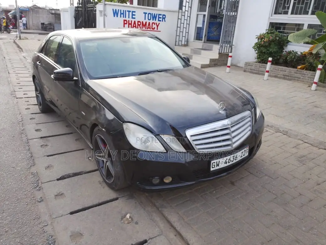 Mercedes-Benz E300 2012 Black