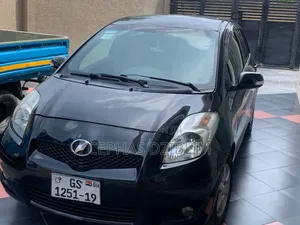Toyota Vitz 2010 Black