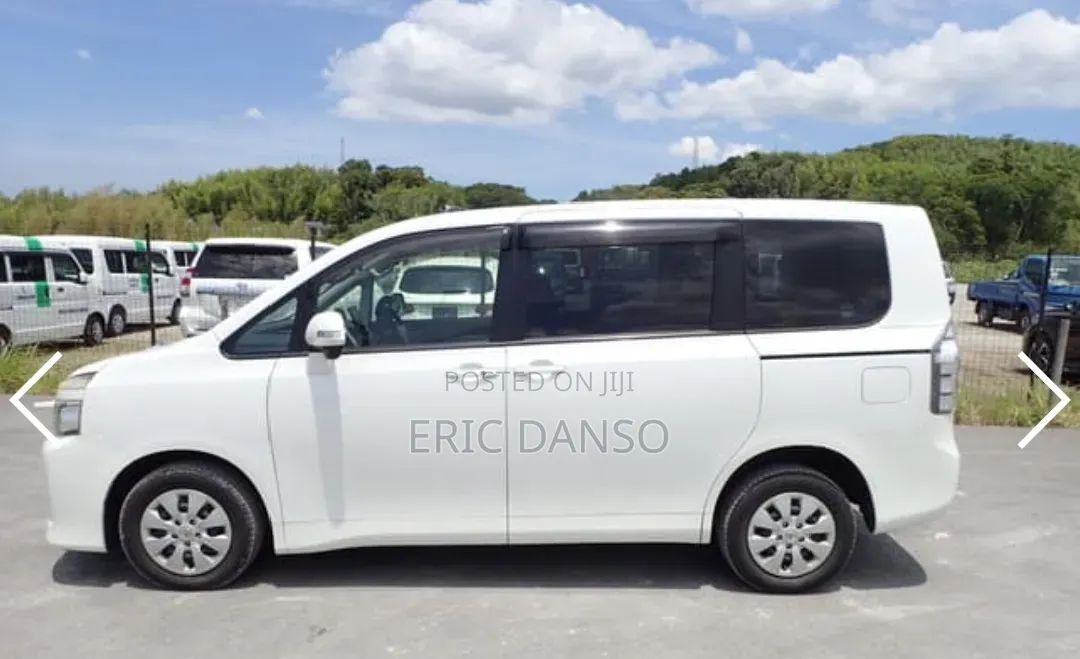 Toyota Voxy 2013 White