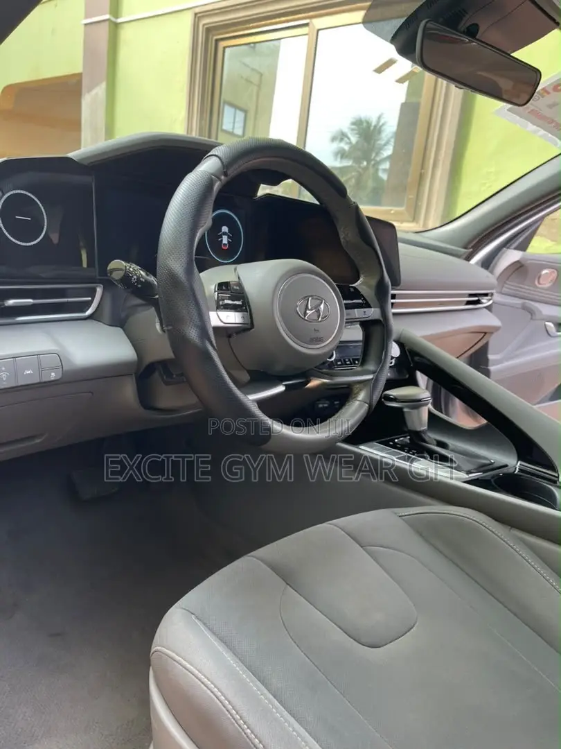 Hyundai Elantra SEL 2023 Gray