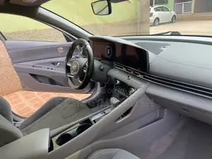 Hyundai Elantra SEL 2023 Gray