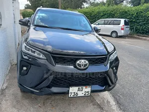 Toyota Fortuner 2016 Black