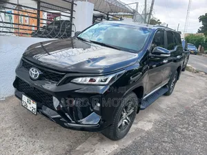 Toyota Fortuner 2016 Black