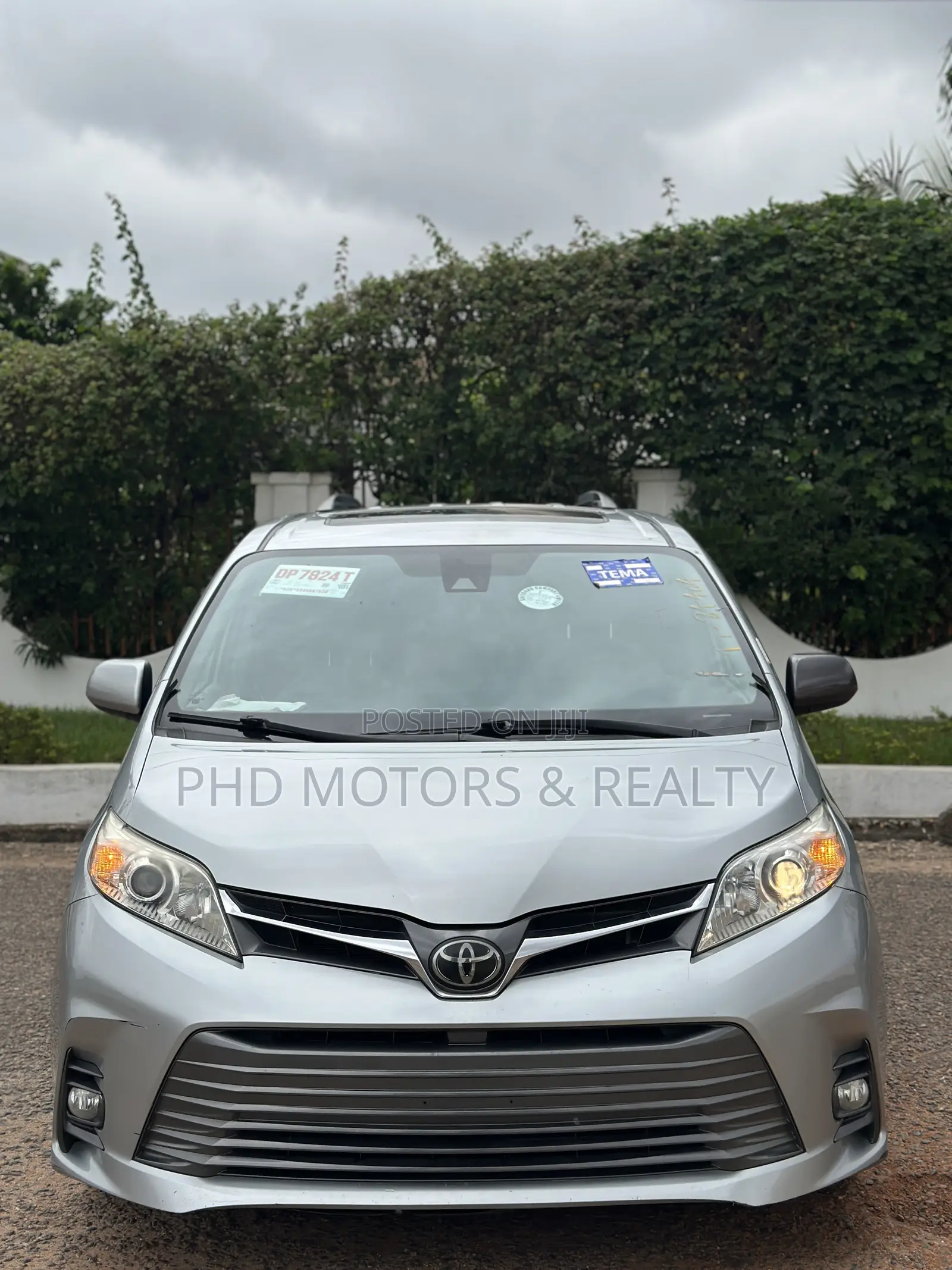 Toyota Sienna XLE Premium AWD 2019 Gray