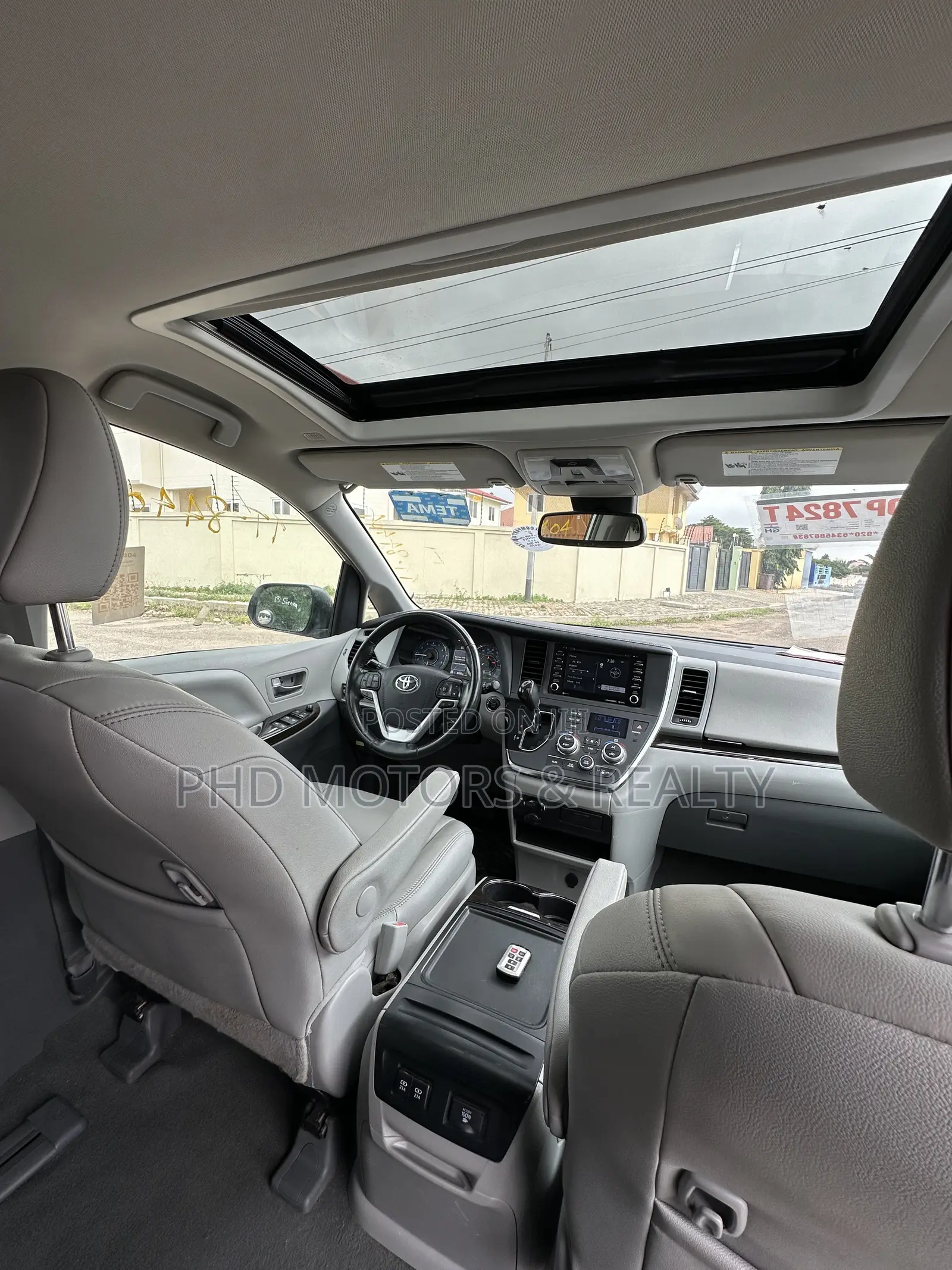 Toyota Sienna XLE Premium AWD 2019 Gray