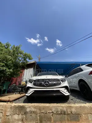 New Mercedes-Benz GLC-Class GLC 300 2025 White