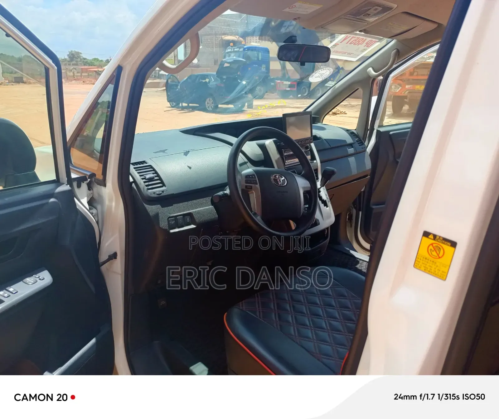 Toyota Voxy 2013 White