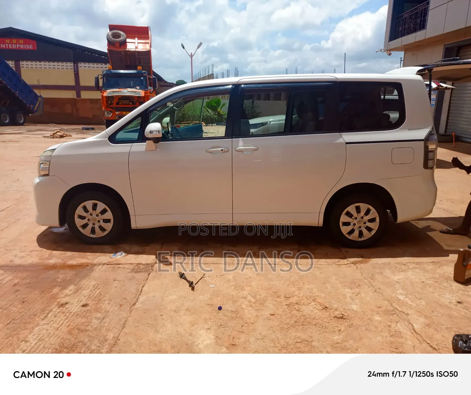 Toyota Voxy 2013 White