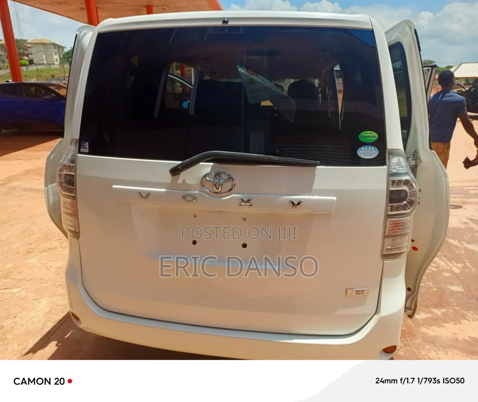 Toyota Voxy 2013 White