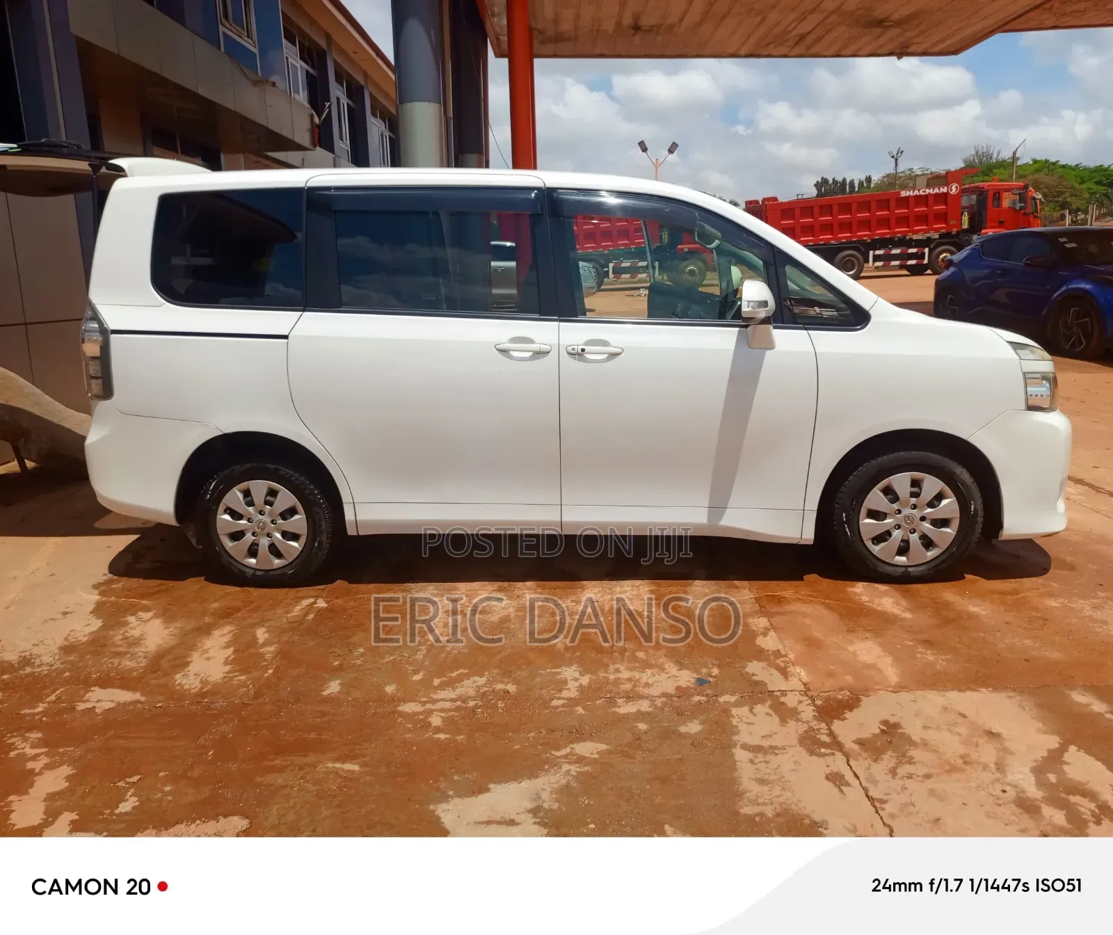 Toyota Voxy 2013 White