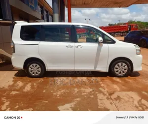 Toyota Voxy 2013 White