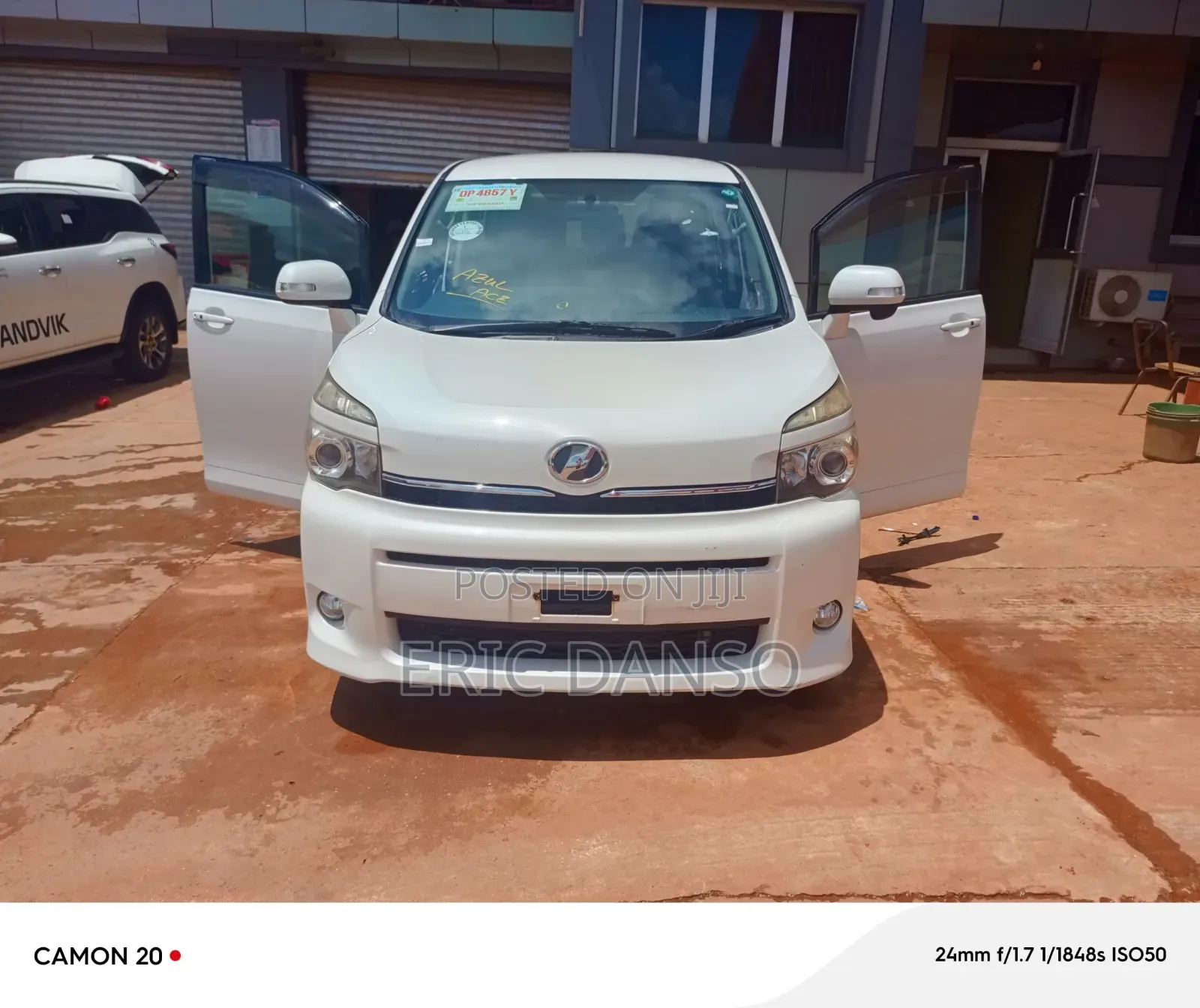 Toyota Voxy 2013 White